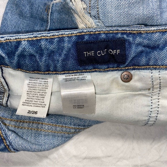 Lucky Brand Size 2 The Cutoff Denim Distressed Shorts Women’s 26 Destroyed Blue - Picture 3 of 6